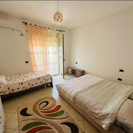 Second Lungomare Apartment